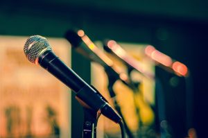 Que microfono es mejor para hablar en publico